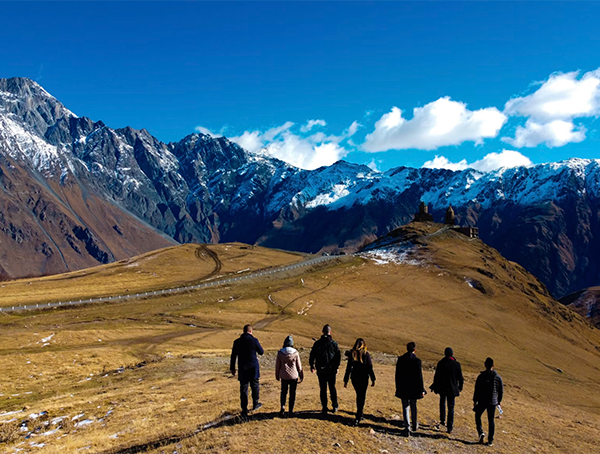 >Ready, Set, Jet: Trends and Tips for 2025 Holiday Travel