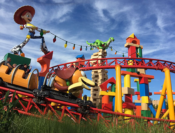 >Top 20 North American Amusement/Theme Parks by Attendance